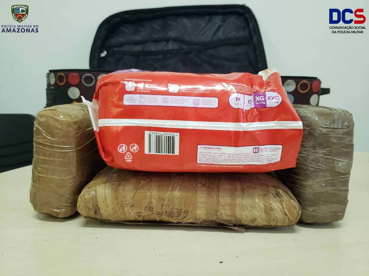 Homem é preso com 4 kg de drogas em embarcação no porto de Manaus