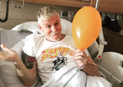 Miguel Falabella passa aniversário em hospital após infecção na perna 