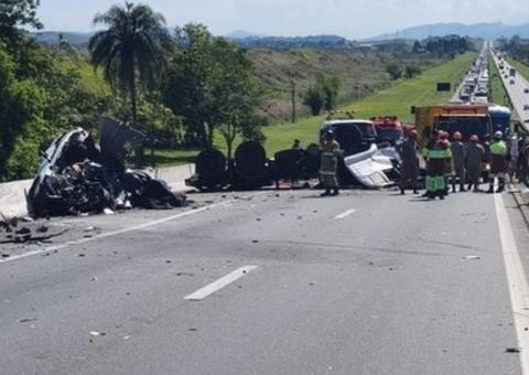 Na véspera de completar um mês de vida, bebê morre durante acidente em estrada