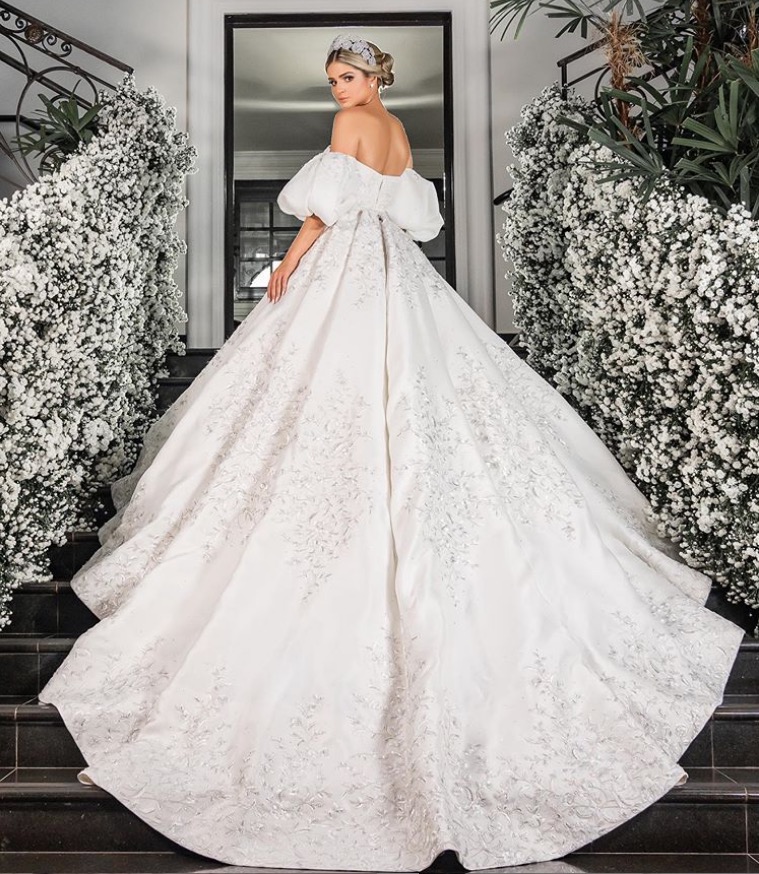 Thássia Naves se casa mais uma vez em cerimônia de alto luxo após namoro de 9 anos