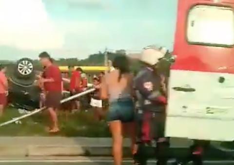 Vídeo: Motorista fica ferido após carro capotar durante grave acidente em avenida de Manaus