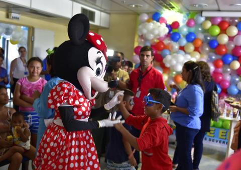 Lacc leva atividades lúdicas a crianças que lutam contra o câncer em Manaus