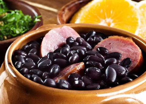 Feijoada beneficente arrecada recursos para Lar Batista Janell Doyle