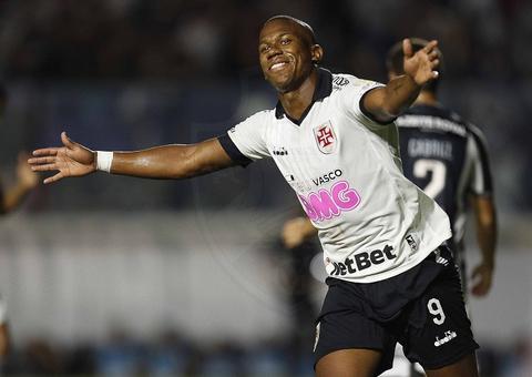 Vasco vence Botafogo em clássico carioca