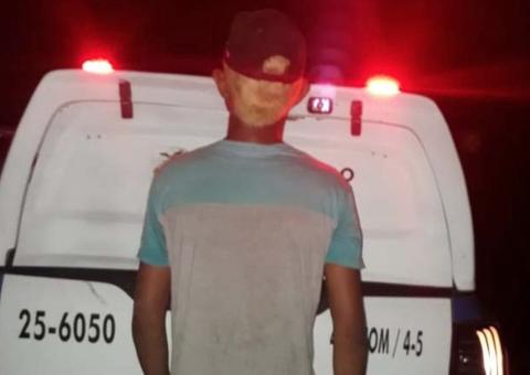 Com 'peixeira' na mão, adolescente ameaça matar a própria mãe e incendiar casa em Manaus