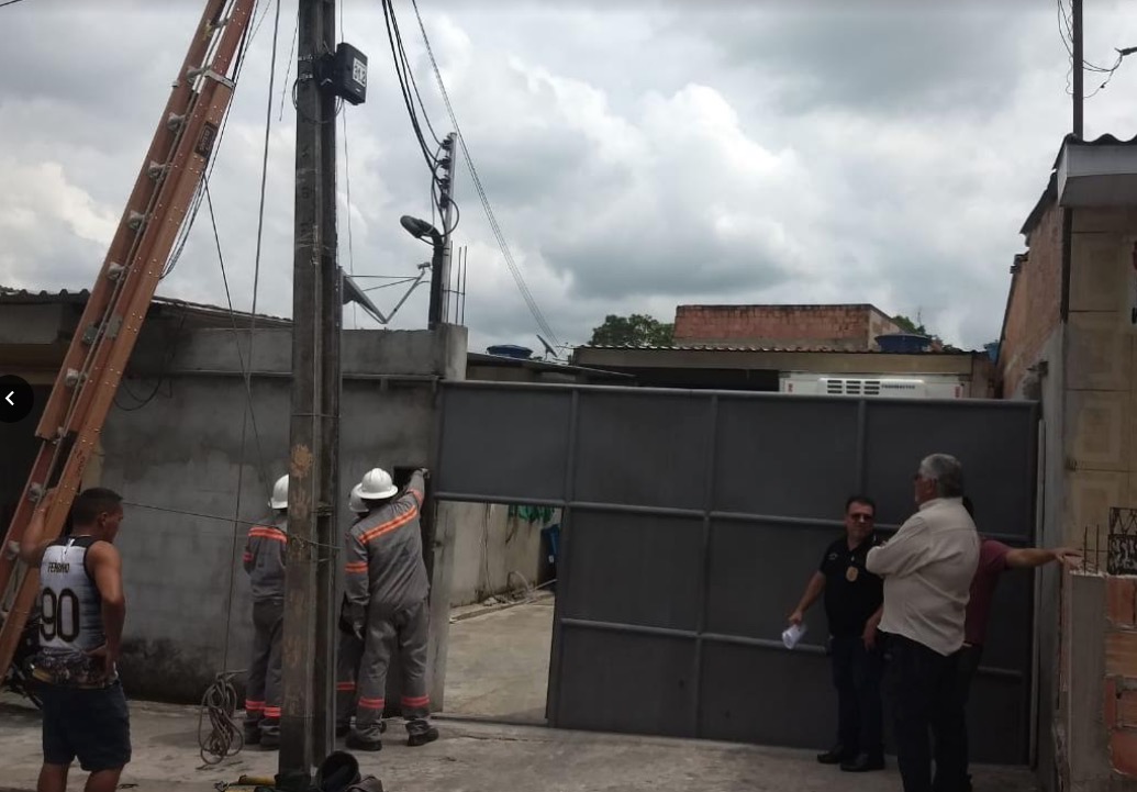 Dono de frigorífico é preso suspeito de fazer gato de energia em Manaus