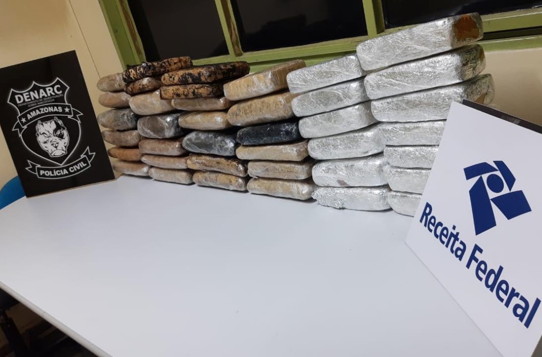 40 tabletes de drogas são apreendidos em embarcações no Amazonas