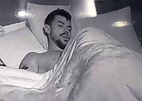 Por cima, ex-BBB Hana transa com Lipe Ribeiro no 'De Férias com Ex'