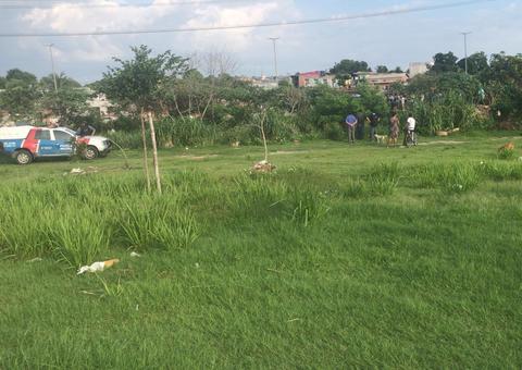 Em Manaus, moradores acham rastro de sangue e homem boiando em igarapé
