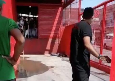 Funcionário do Baratão da Carne despenca de telhado e morre eletrocutado em Manaus