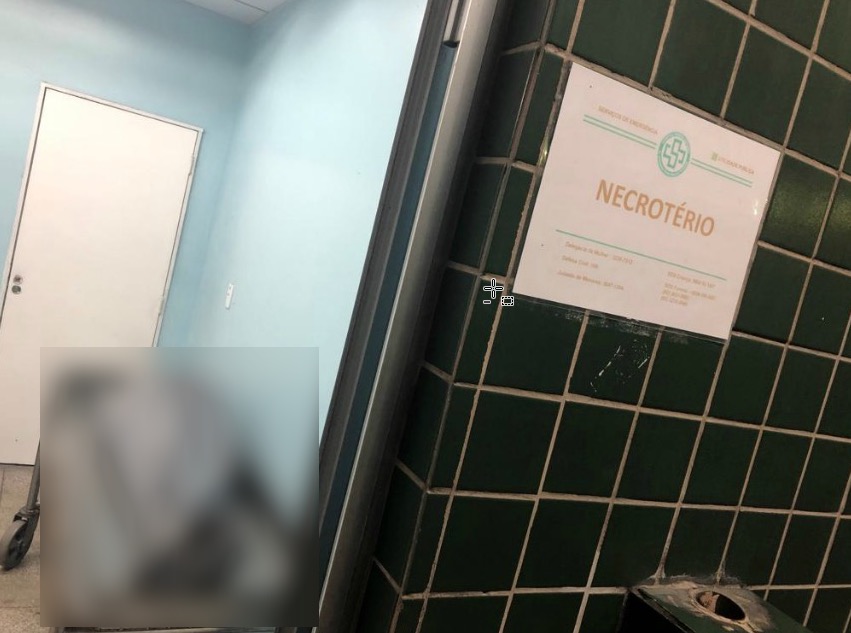 Rapaz é morto a tiros por dupla em moto em Manaus