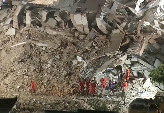 No 5º dia de buscas, duas vítimas seguem sob escombros de prédio em Fortaleza