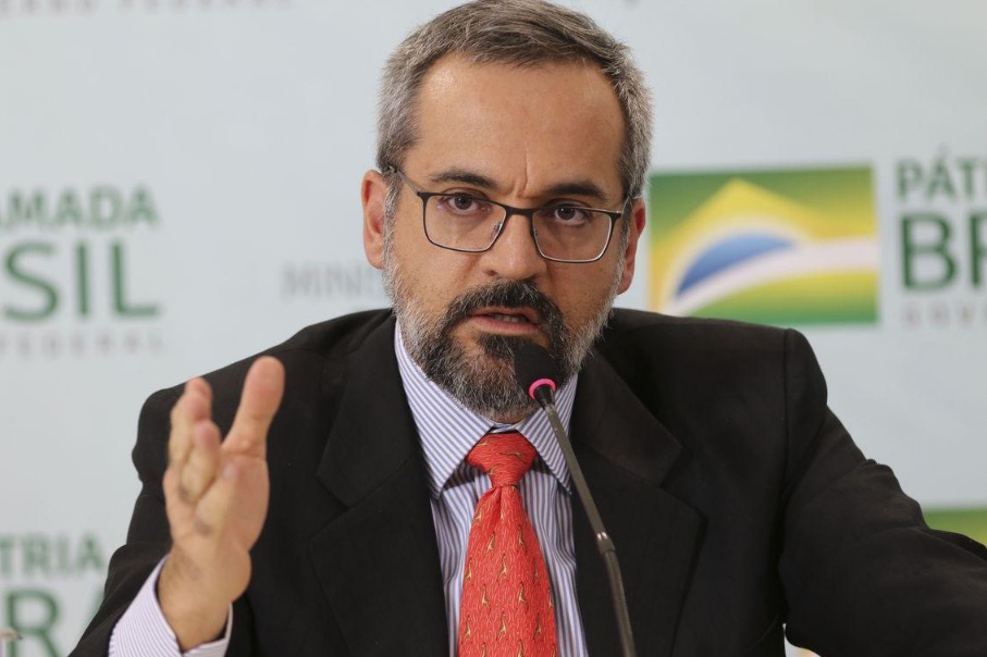 Em Manaus, ministro da Educação polemiza ao falar sobre LGBTQI: ‘É macho ou fêmea’