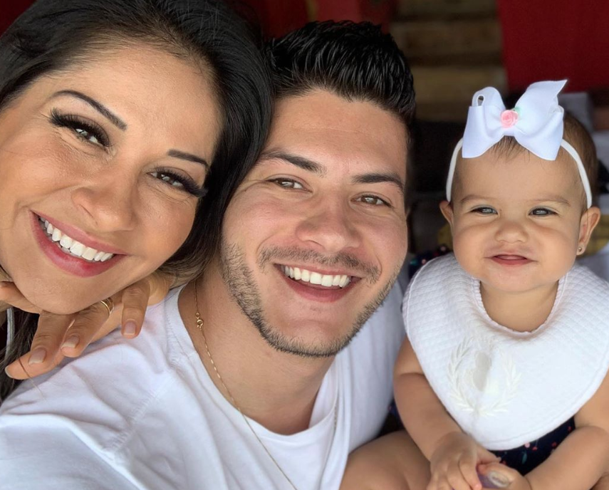 Mayra Cardi faz festa de um ano da filha com cardápio fitness