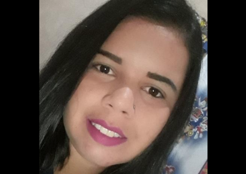 Jovem é eletrocutada ao mexer em material de manicure e entrar em contato com a água