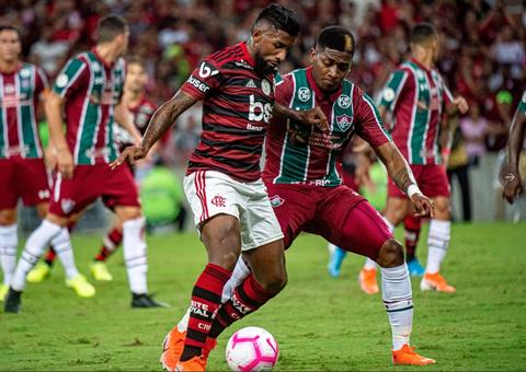 Flamengo vence fácil o Fluminense e mantém folga na liderança do Brasileirão