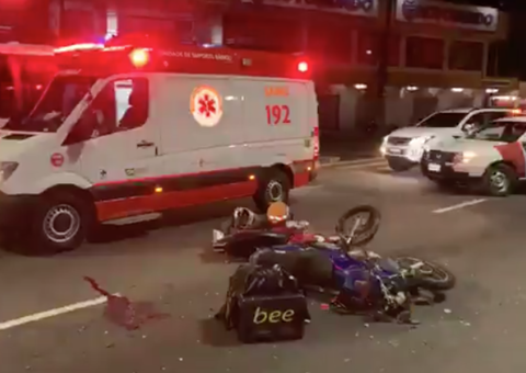 Colisão entre motocicletas deixa dois feridos em avenida de Manaus