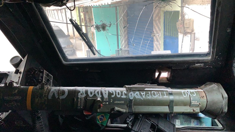 Bazuca capaz de destruir veículos blindados é apreendida no Rio de Janeiro