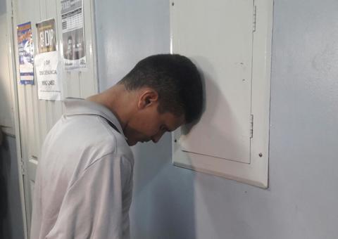 Homem é preso com arma e veículo adulterado durante operação da PM