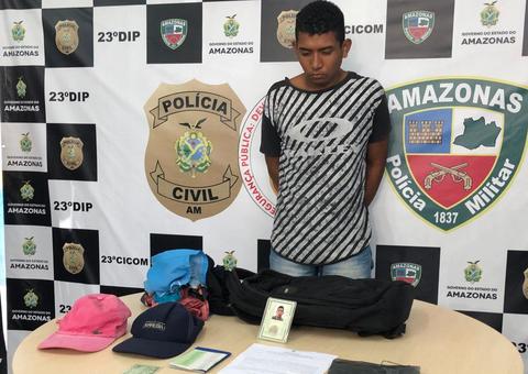Armado com terçado, homem desfere soco no rosto de idoso durante assalto em Manaus