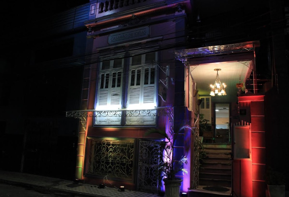 Inaugurado em 2017, Cine Casarão completa dois anos de atividades culturais