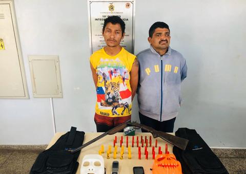 Dupla é presa com arma e munições em Manaus