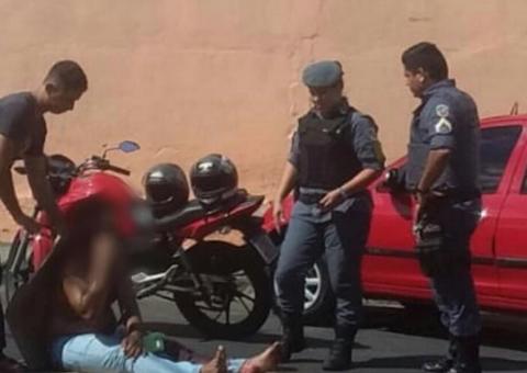 Assaltante que usava arma falsa é atropelado por justiceiro em Manaus