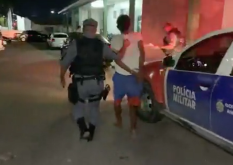 Armado com faca, homem deixa família desesperada ao presenciar furto em Manaus