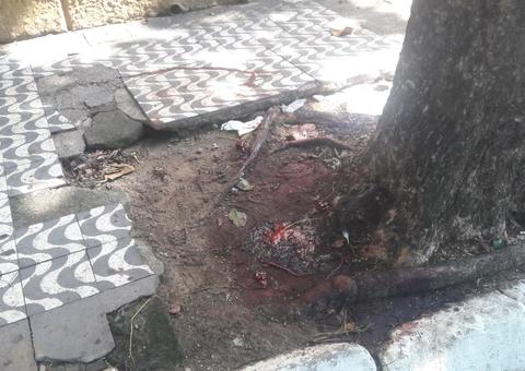 Homem é morto a facadas no Centro de Manaus 