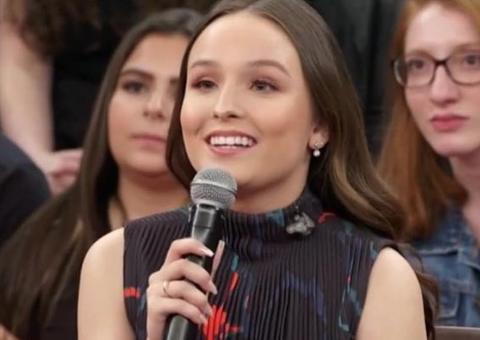 Larissa Manoela revela que usa fralda em shows 