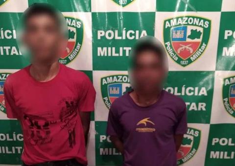 Dupla é presa suspeita de roubar drogaria e fazer clientes reféns em Manaus