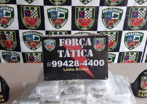 Após denúncia, 12 Kg de drogas são encontrados dentro de lancha em Manaus