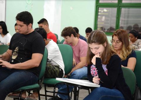 Determinados: candidatos realizam as provas do segundo dia do Vestibular da UEA