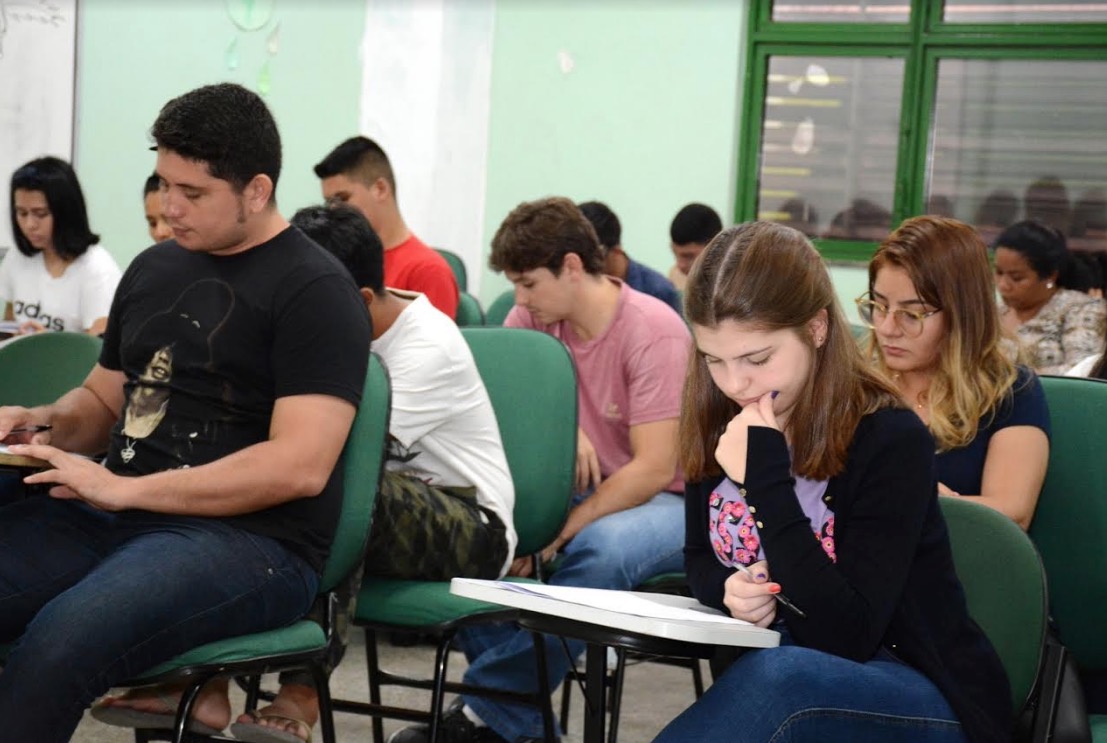 Determinados: candidatos realizam as provas do segundo dia do Vestibular da UEA