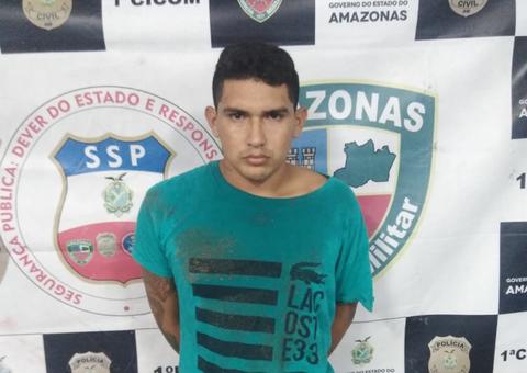 'Foi sem querer', diz suspeito de assaltar com faca ônibus em Manaus
