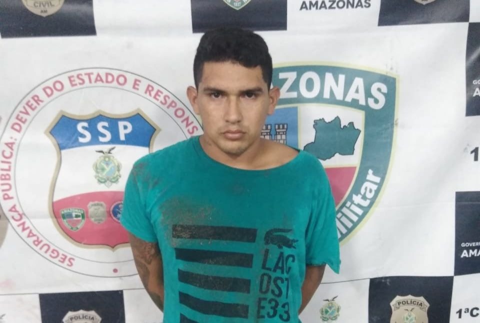 'Foi sem querer', diz suspeito de assaltar com faca ônibus em Manaus