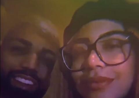 Em meio a rumores de gravidez, Gabigol e Rafaella Santos posam juntos antes de despedida