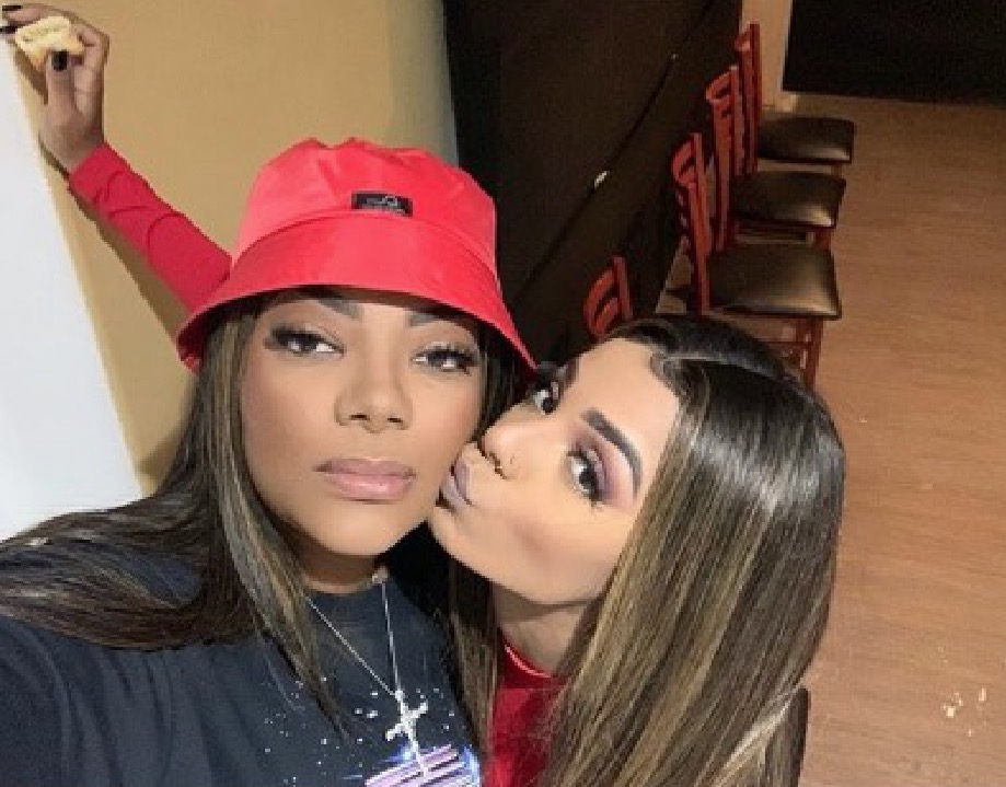 Ludmilla mostra momento íntimo quentíssimo com namorada