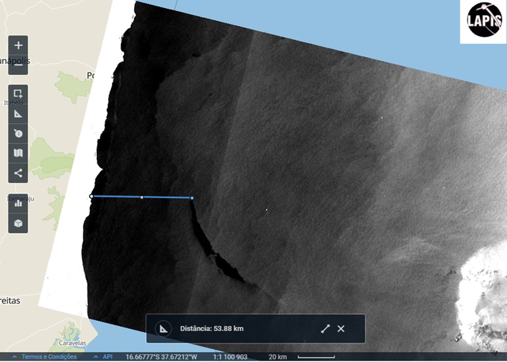 Satélite aponta mancha gigante a 54 km da costa na Bahia; Marinha diz que não é óleo