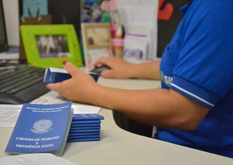 De recepcionista a vendedor, Sine oferta 49 vagas de emprego nesta quinta em Manaus