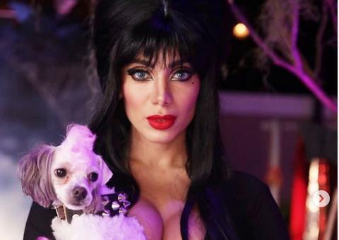 Anitta ‘lacra’ ao fazer dancinha com seios à mostra em festão de Halloween 