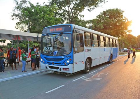 Linhas de ônibus que atendem cemitérios de Manaus terão aumento da frota neste sábado