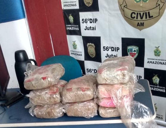Polícia apreende 9kg de skunk em embarcação no Amazonas 