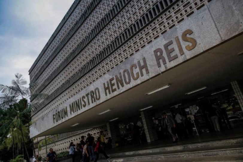 Governo acata decisão judicial e afasta PMs condenados no 'Caso Wallace'