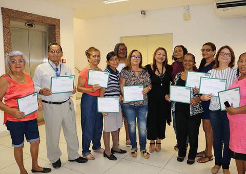 Inativos da Manaus Previdência concluem curso de inclusão digital