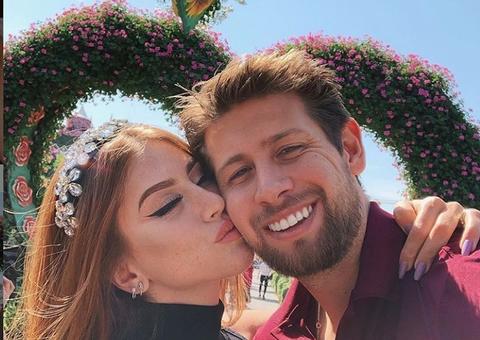 Mari Maria anuncia gravidez com foto romântica