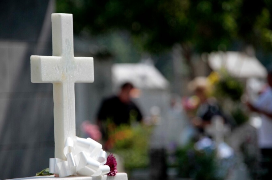 600 mil pessoas visitam cemitérios em Manaus no dia de Finados