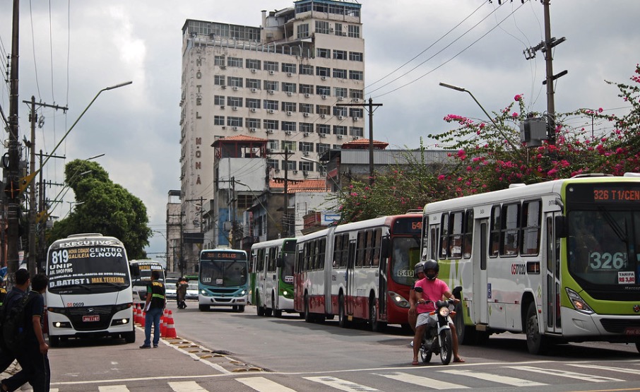 Em Manaus, frota de ônibus é reforçada para atender candidatos em dia de Enem