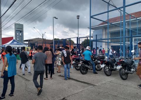 Com movimentação tranquila, escolas fecham os portões e dão início as provas do Enem em Manaus