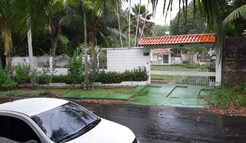 Assaltante tenta invadir residência mas é morto a tiros por caseiro em Manaus